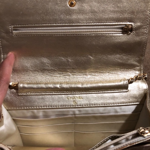TODAY ONLY:AUTHENTIC CHANEL WOC GOLD FABRIC - Tear bottom inside - Picture 3 of 16